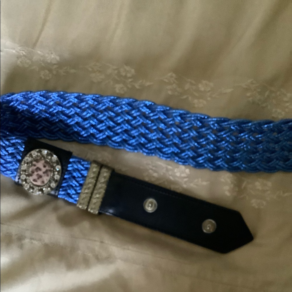 👑HOST PICK👑VINTAGE UNIQUE DIOR BELT. - Picture 4 of 8